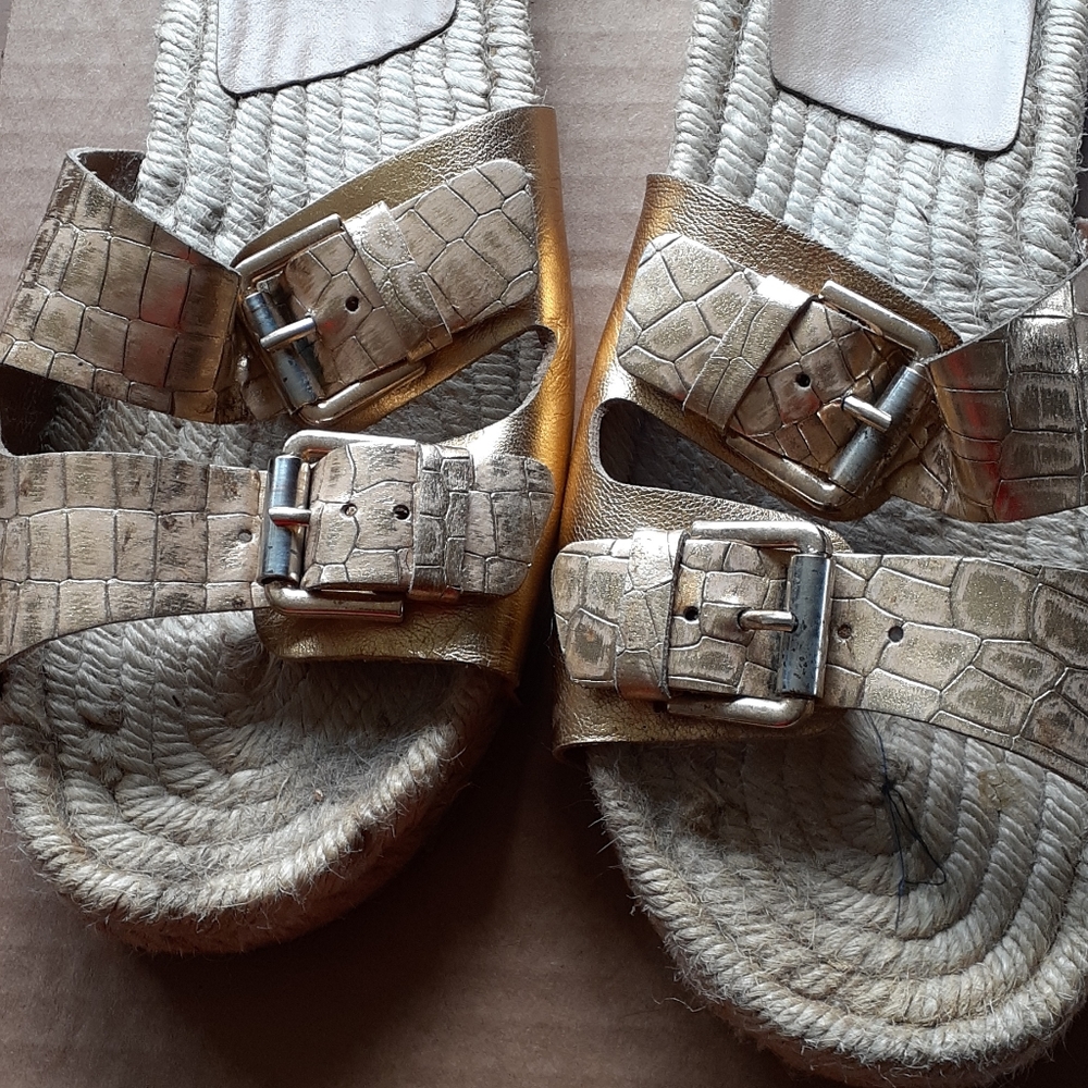 Shoes - Picture 2 of 4